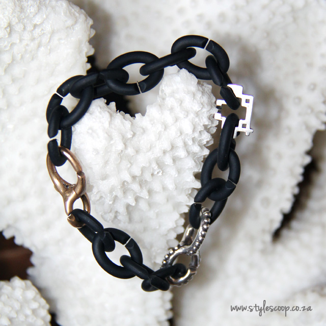 X by Trollbeads. Link with Love!