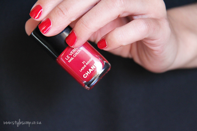 chanels-iconic-red-nail-polish-collection-71-laque-rouge