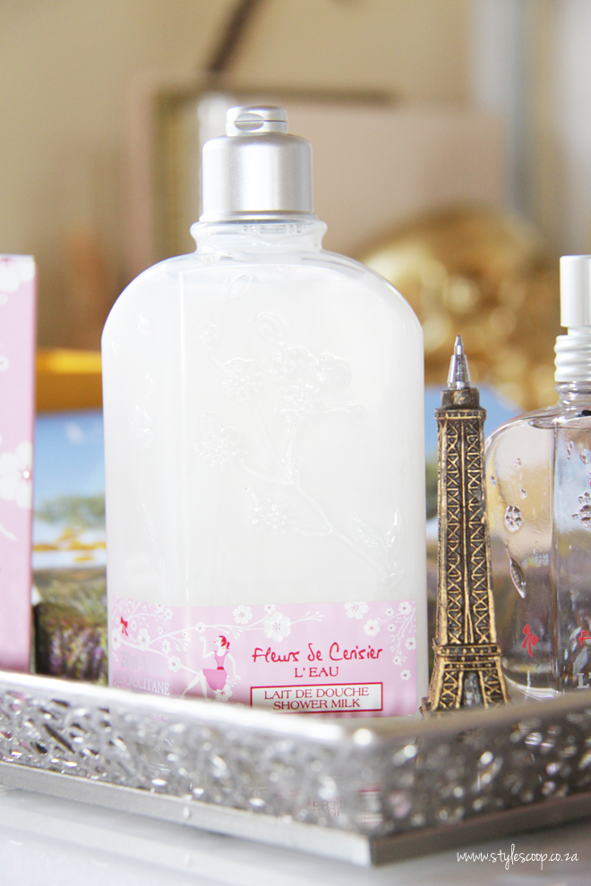 LOCCITANE-fleurs-de-cerisier-leau-stylescoop-bottle-detail