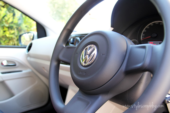 volkswagen-up-review-stylescoop-steering