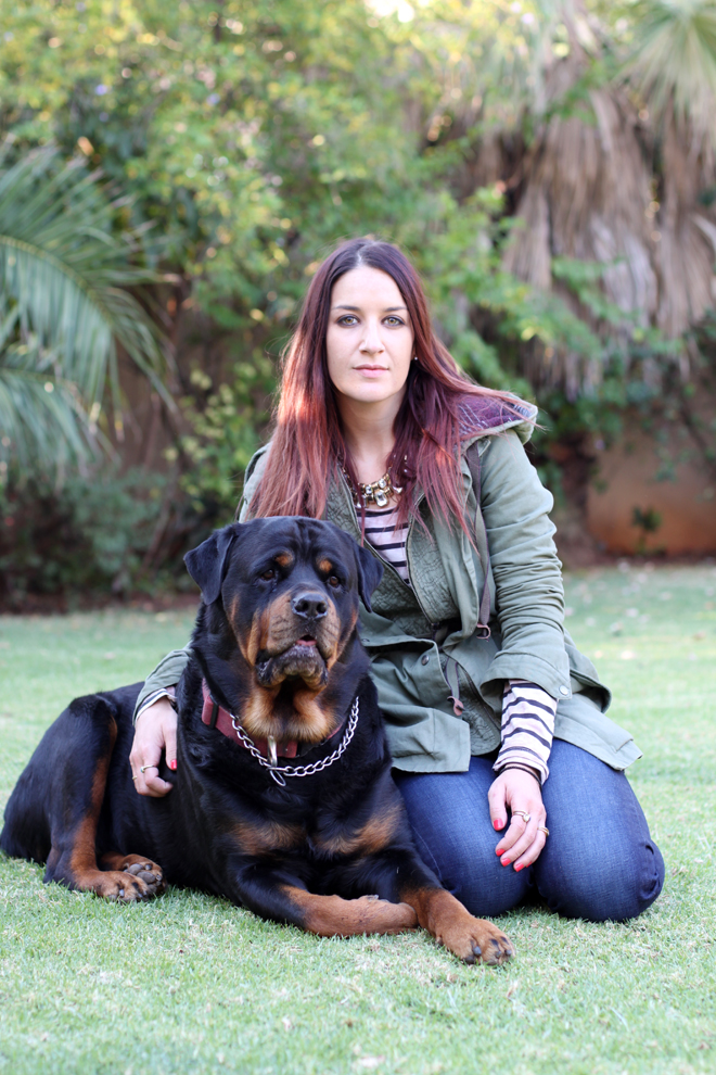 Weekend Casual #OOTD: Distressed Stripes & Military Green | More looks on www.stylescoopblog.com