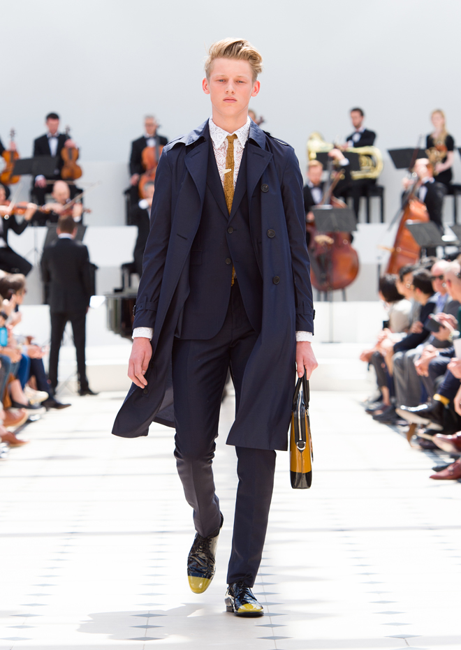 Burberry-Menswear-Spring-Summer-2016-Collection---Look-1