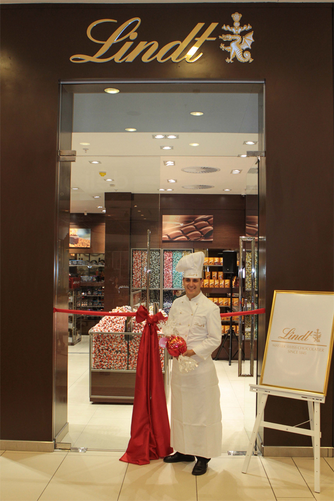 Dimo Simatos - LINDT Master Chocolatier