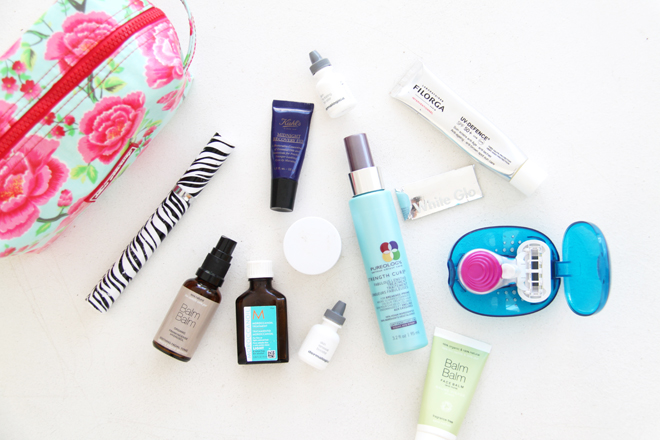 travelling-beauty-bag-essentails-contents