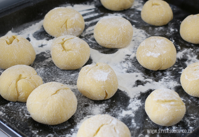 easy-nutella-chocolate-filled-berliner-donut-recipe-stylescoop