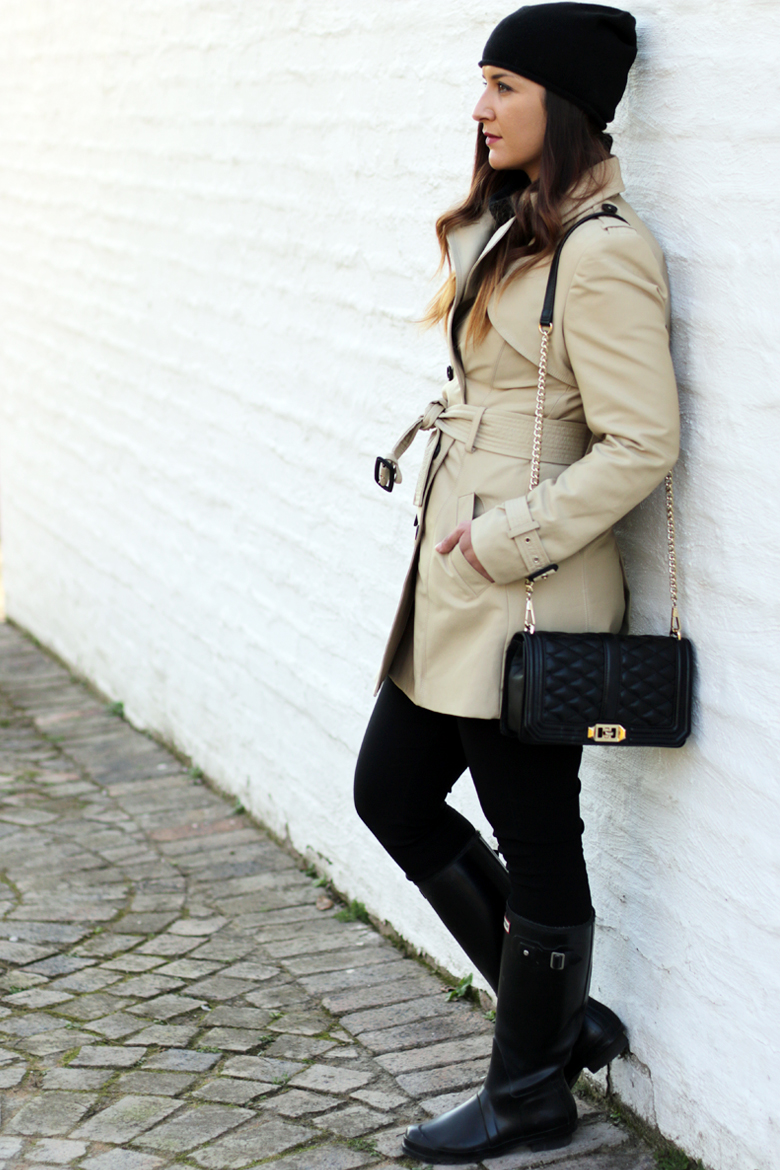 classic-winter-outfit-trench-coat-hunter-boots-black-beanie-rebecca-minkoff-love-crossbody-bag-outfit-ideas-stylescoop-fashion-blogger-south-africa-2