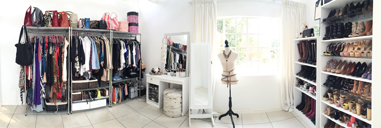 stylescoop-closet-room-blogger-closets-panoview-1